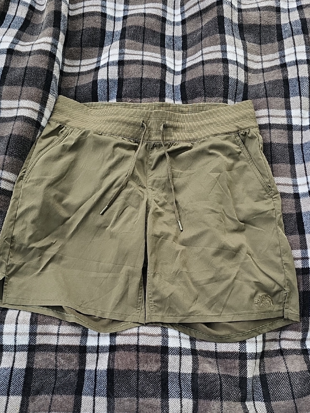 The North Face Woman's Olive Green Elastic-Waist Shorts (B)
